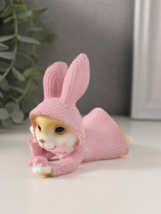 Фигурка «Зайка в вязаном розовом платьице, смотрит на сердечко» - Фото 1