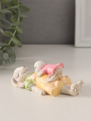 Фигурка «Зайка и цыплёнок: здоровый сон» - Фото 1