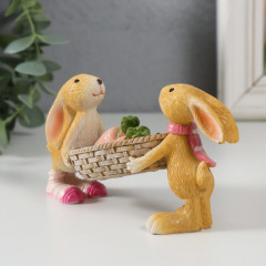 Фигурка «Зайчата несут корзину моркови» - Фото 2