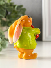 Фигурка «Зайчик с морковью в зелёном пальто» - Фото 1