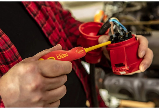 Отвертка крестовая 04-072