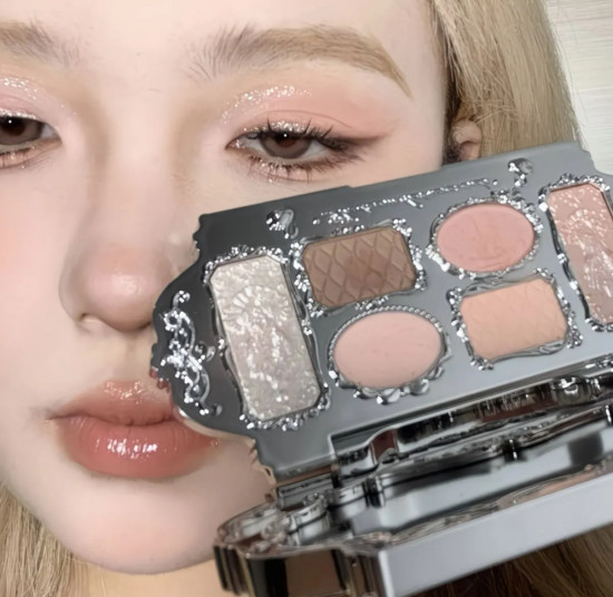 Тени для век «Flower knows Swan Ballet», оттенок 01 White Swan