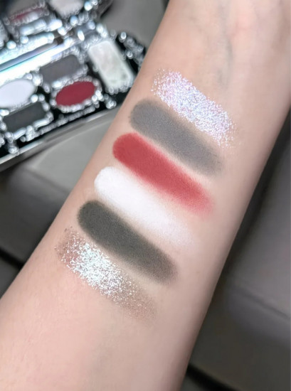 Тени для век «Flower knows Swan Ballet», оттенок 02 Black Swan