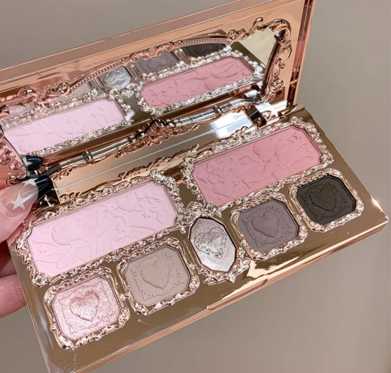 Тени для век «Flower Knows Strawberry Cupid», оттенок 02 Strawberry Cassis