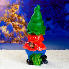 Садовая фигура из полистоуна «Гном с мотыгой» - Фото 6