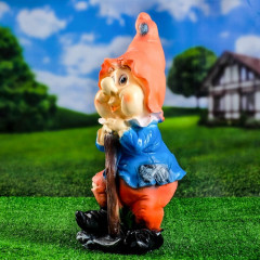 Садовая фигура из полистоуна «Гном с мотыгой» - Фото 8