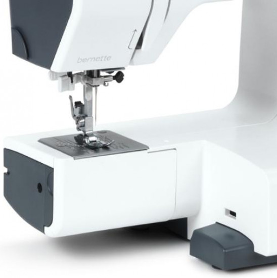 Электромеханическая швейная машина b35