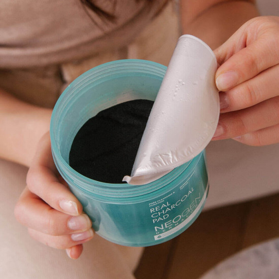 Очищающие пилинг-пэды с древесным углем против черных точек и расширенных пор «Dermalogy Real Charcoal Pad»