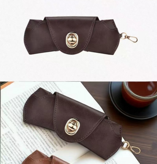 Чехол для очков с карабином