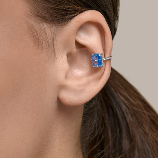 Серьга из серебра с фианитом