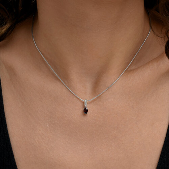 Подвеска из серебра с гранатом