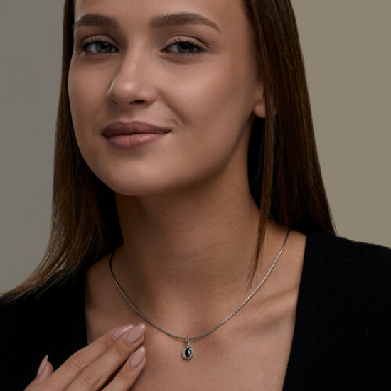 Подвеска из серебра с гранатом