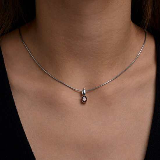 Подвеска из серебра с гранатом