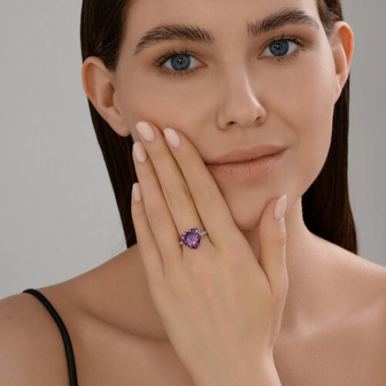 Кольцо из серебра с фианитами