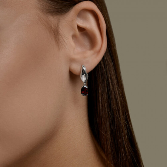 Серьги из серебра с гранатами