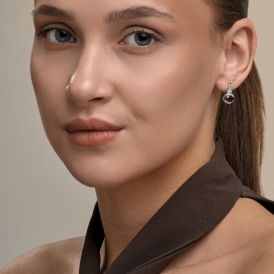 Серьги из серебра с гранатами и фианитами