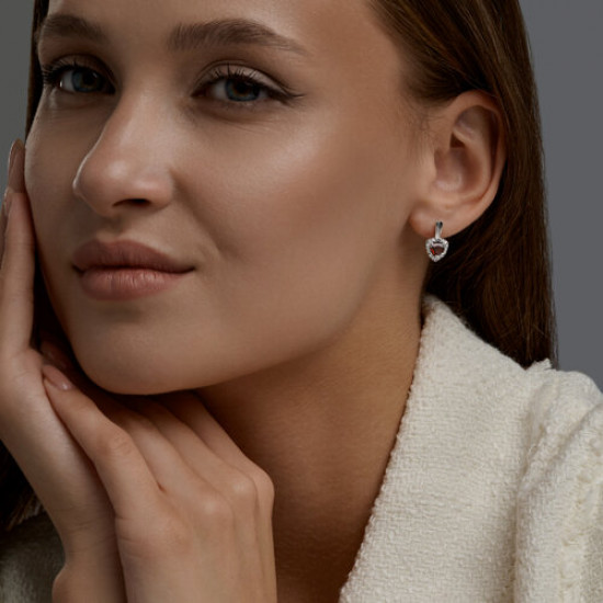 Серьги из серебра с гранатами и фианитами