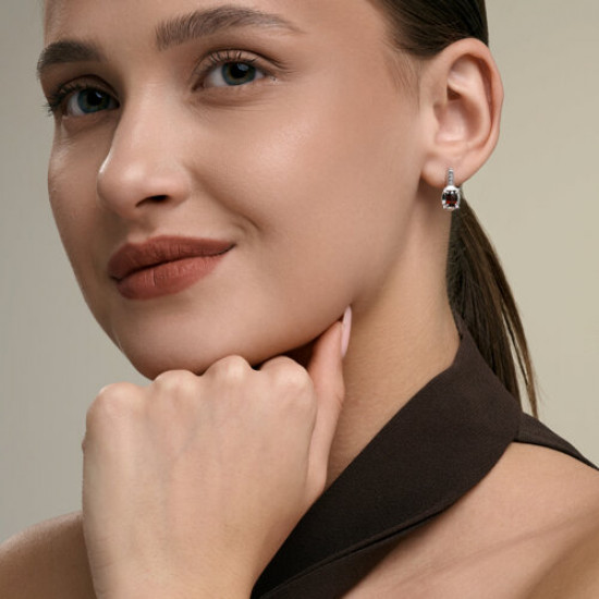 Серьги из серебра с гранатами и фианитами