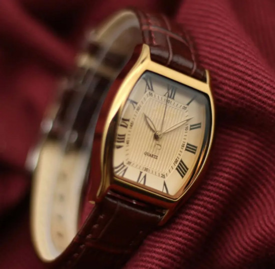 Женские часы QUARTZ