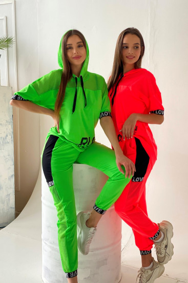 Женский костюм с брюками