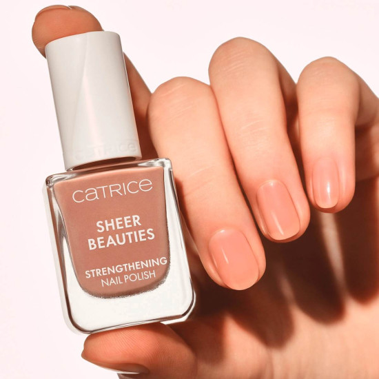 Лак для ногтей укрепляющий «Sheer Beauties Strengthening Nail Polish», оттенок 060 Nudie Beautie