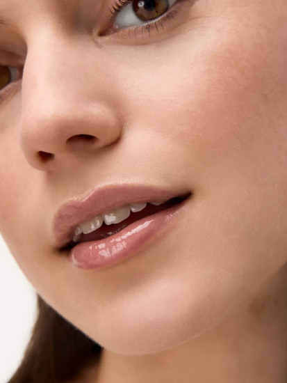 Масло для губ «Aura Drop Lip Elixir», тон 010 Sparkle Served