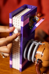 Конструктор Disney Pixar 43301 Подпорки для книг со Спиралькой из «Истории Игрушек». Toy Story Slinky Dog Bookends - Фото 12