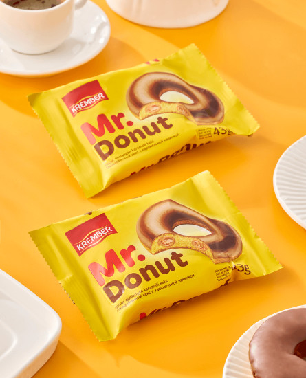 Глазированный кекс с карамельной начинкой «Mr.Donut»