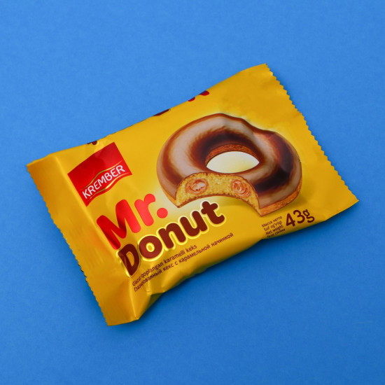 Глазированный кекс с карамельной начинкой «Mr.Donut»