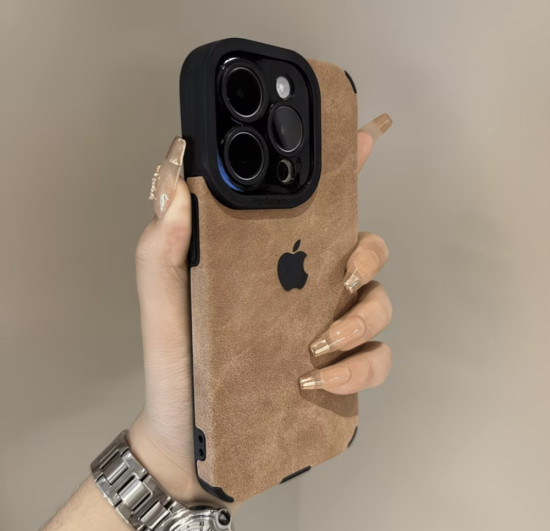 Чехол для Apple iphone 16 pro коричневый