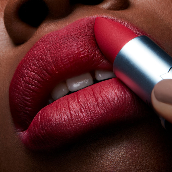 Помада для губ «Powder Kiss Lipstick», тон Shocking Revelation