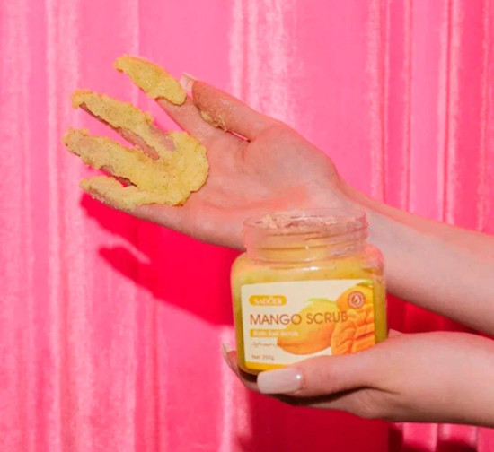 Скраб для тела с экстрактом манго «Bath Salt Scrub»