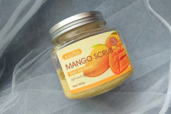 Скраб для тела с экстрактом манго «Bath Salt Scrub»