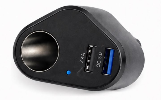 Автомобильное зарядное устройство Innosinpo QC 3.0 с USB-портом и дополнительной розеткой прикуривателя