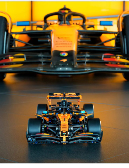 Техник Болид McLaren MCL39 F1 42228