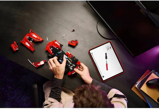 Техник Ferrari FXX K 42212