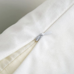 Наволочка декоративная «Перья» - Фото 1