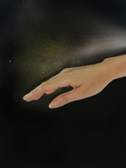 Спрей-фиксатор для лица и тела сияющий - Фото 2