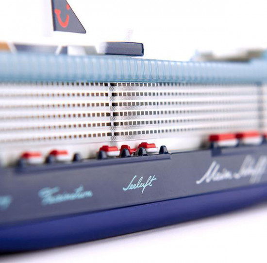 Паром круизный «Mein Schiff 1»