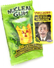 Жевательная резинка с клубничной начинкой Nuclear Gum «Гигант. Ядерный взрыв» - Фото 1