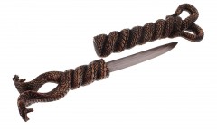 Кинжал сувенирный на горизонтальной подставке «Змеи» - Фото 1