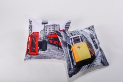 Подушка «Красный автобус» (45х45 см, полиэстр) - Фото 3