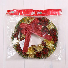 Венок новогодний «Бант, шишки и подарки» - Фото 2