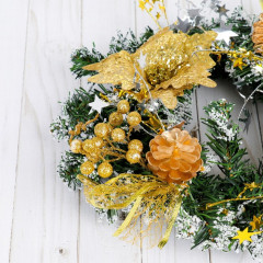 Венок новогодний «Цветы и шишки» - Фото 1