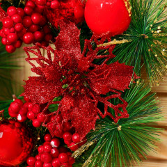Венок новогодний «Красные ягоды и шарики» - Фото 2