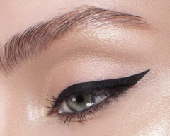 Подводка-маркер для глаз водостойкая «Wing Artist», оттенок 01 черный - Фото 5