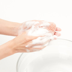 Спонж косметический с вулканическим пеплом «Jeju Volcanic Scoria Konjac Sponge» - Фото 3