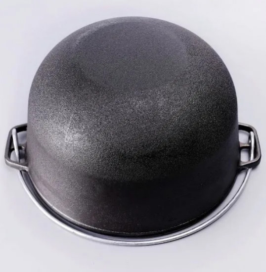 Казан походный чугунный с крышкой