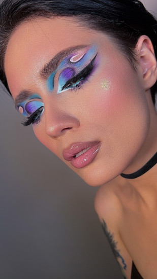 Основа для макияжа лица и тела, оттенок 02