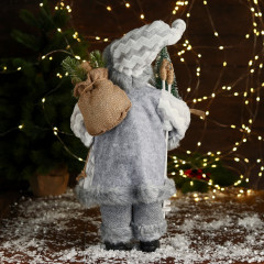 Фигурка «Дед Мороз в клетчатом жилете и с ёлкой» - Фото 2